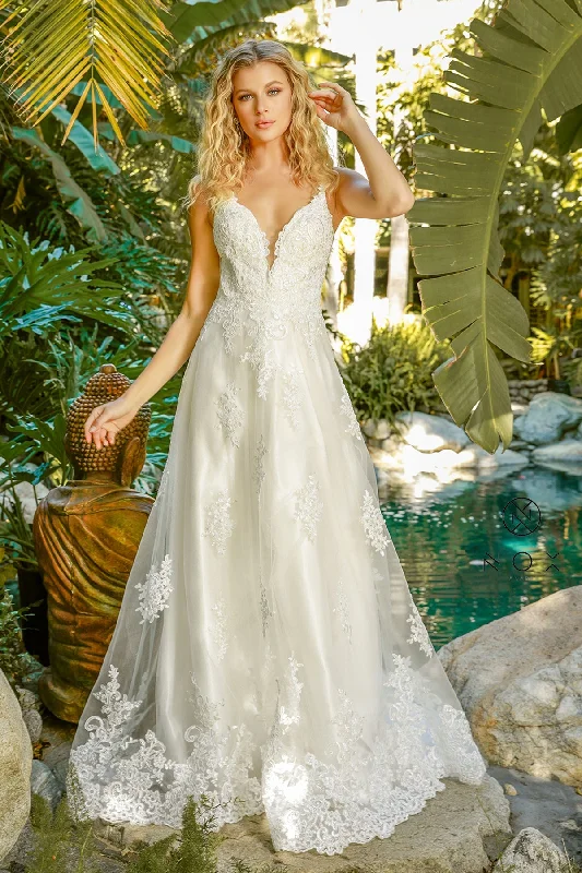 **Allure's Enchanting Gown: Shimmering Elegance for Unforgettable Occasions**