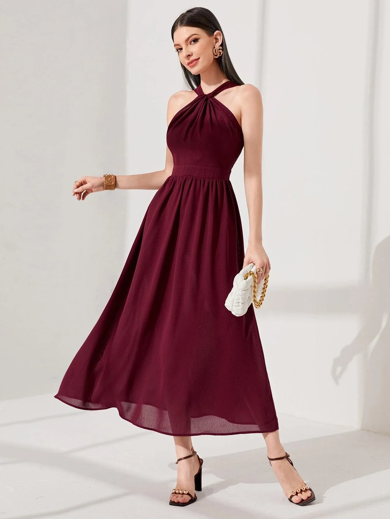 SHEIN Modely Solid Halter Neck A-line Dress