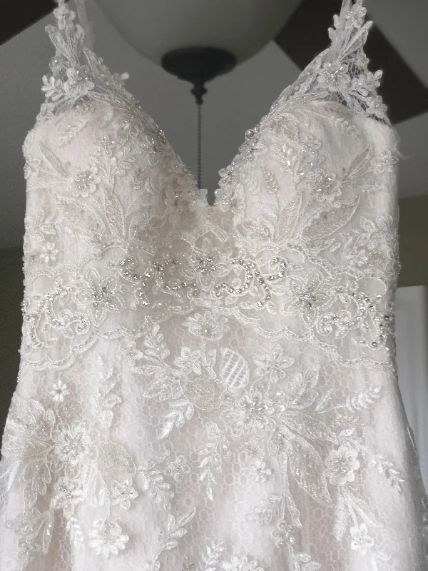 Casablanca Sequined Lace